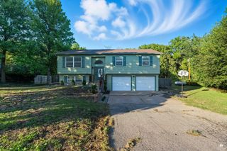 2772 Maplewood Circle, Manhattan, KS 66502
