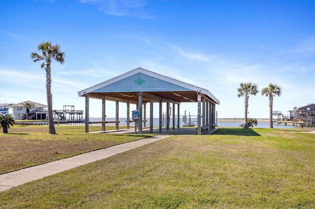 3903 2nd Street, Galveston, TX 77554