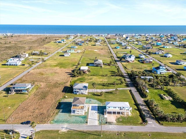 3903 2nd Street, Galveston, TX 77554