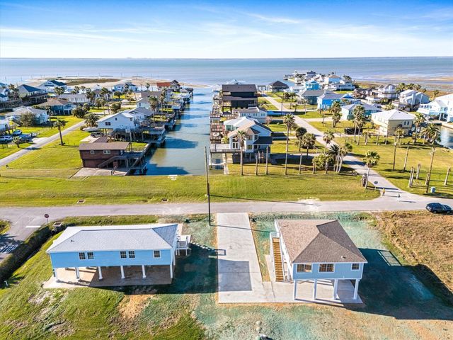 3903 2nd Street, Galveston, TX 77554