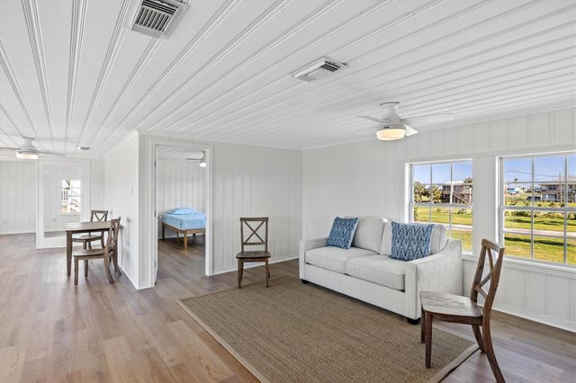 3903 2nd Street, Galveston, TX 77554