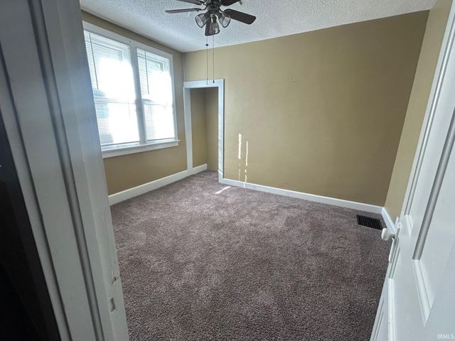 4913 Stringtown Road, Evansville, IN 47711