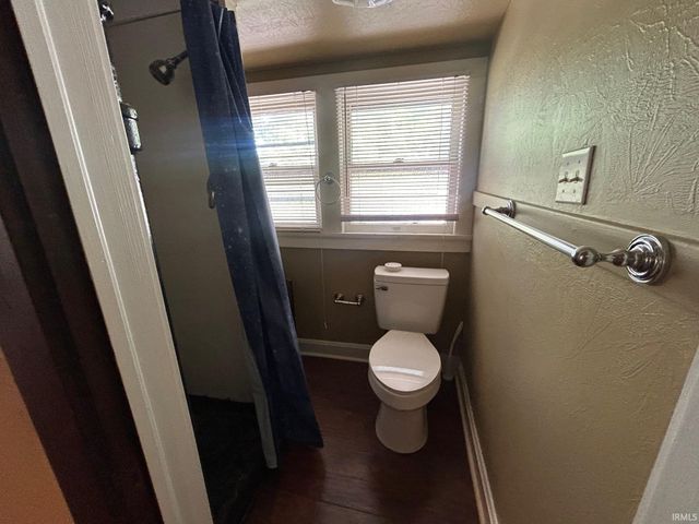 4913 Stringtown Road, Evansville, IN 47711