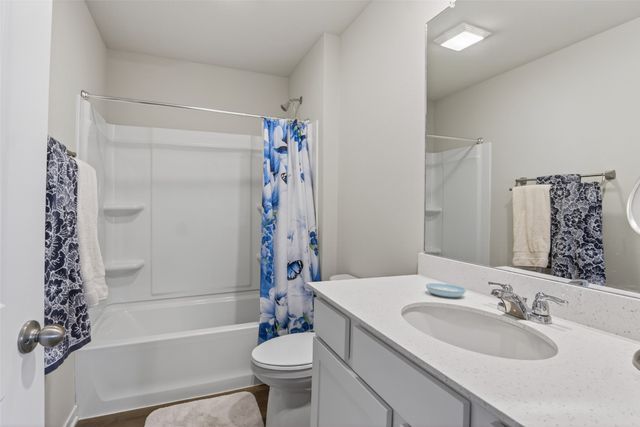 1011 35th Street SW, Altoona, IA 50009