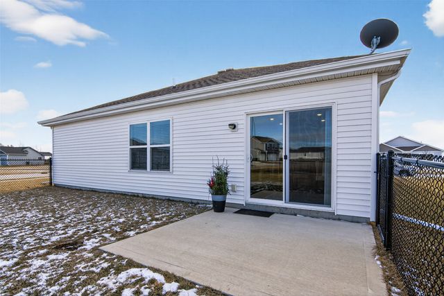 1011 35th Street SW, Altoona, IA 50009