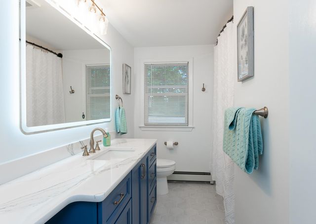 7 Currier Drive, Londonderry, NH 03053