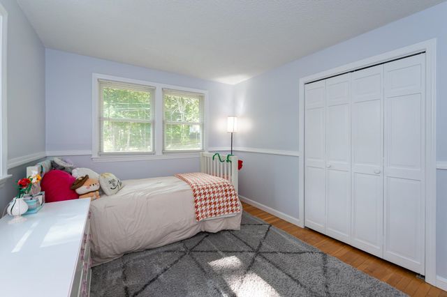 7 Currier Drive, Londonderry, NH 03053