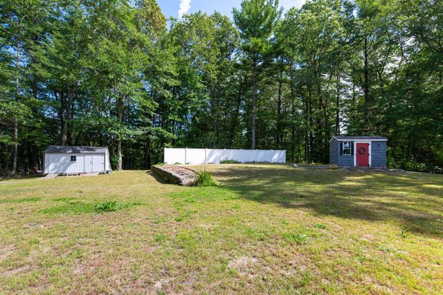 7 Currier Drive, Londonderry, NH 03053