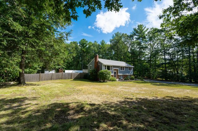 7 Currier Drive, Londonderry, NH 03053