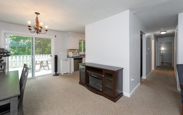 7 Currier Drive, Londonderry, NH 03053