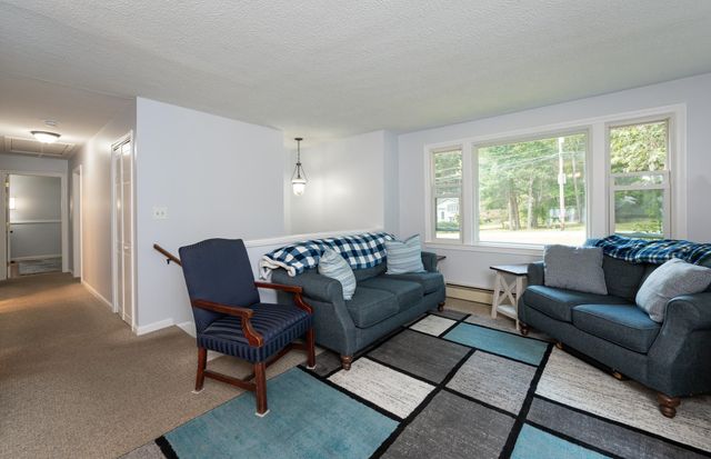 7 Currier Drive, Londonderry, NH 03053