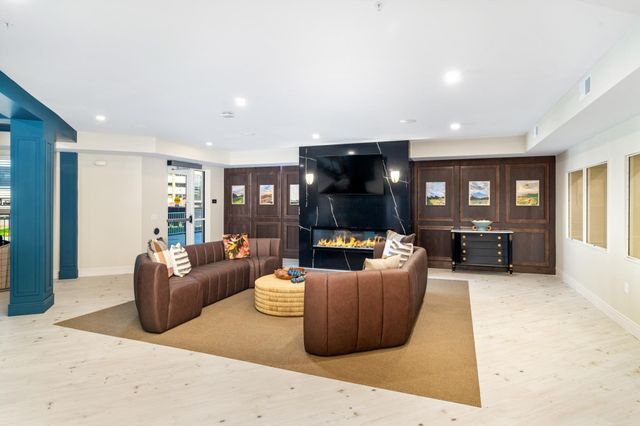 2350 Harbor Place 214, Mound, MN 55364