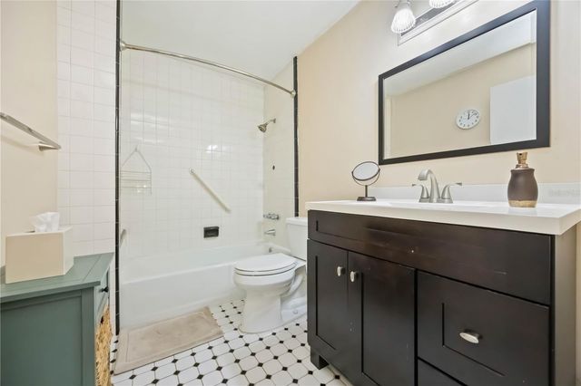 5753 33RD STREET E, Bradenton, FL 34203