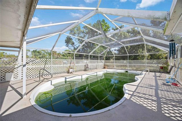 5753 33RD STREET E, Bradenton, FL 34203