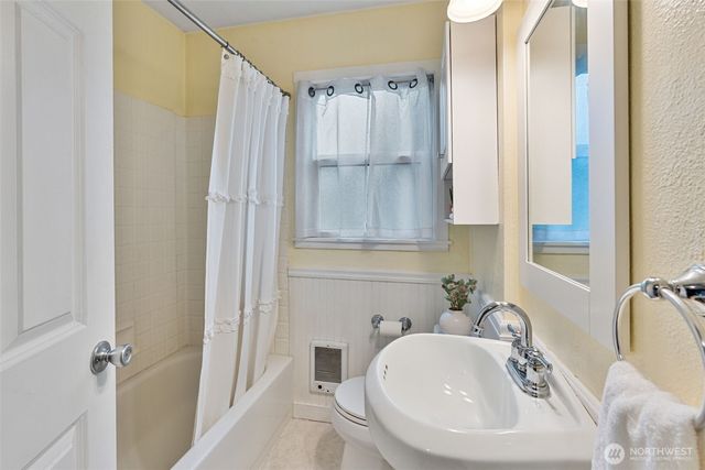 1027 S Rochester Street, Tacoma, WA 98465