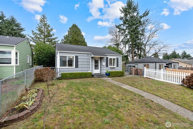 1027 S Rochester Street, Tacoma, WA 98465