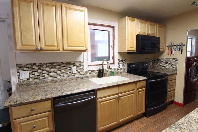 3975 HOLLENBECK AVENUE, North Pole, AK 99705