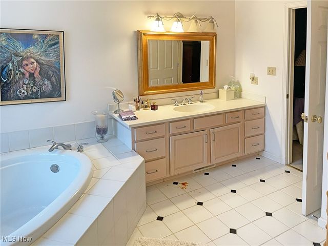 311 E 293rd Street, Willowick, OH 44095