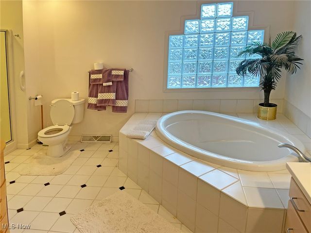 311 E 293rd Street, Willowick, OH 44095