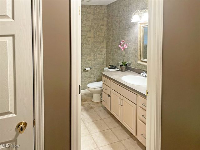 311 E 293rd Street, Willowick, OH 44095