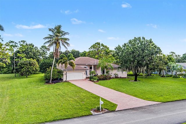 9825 Hindel Court, Boynton Beach, FL 33472