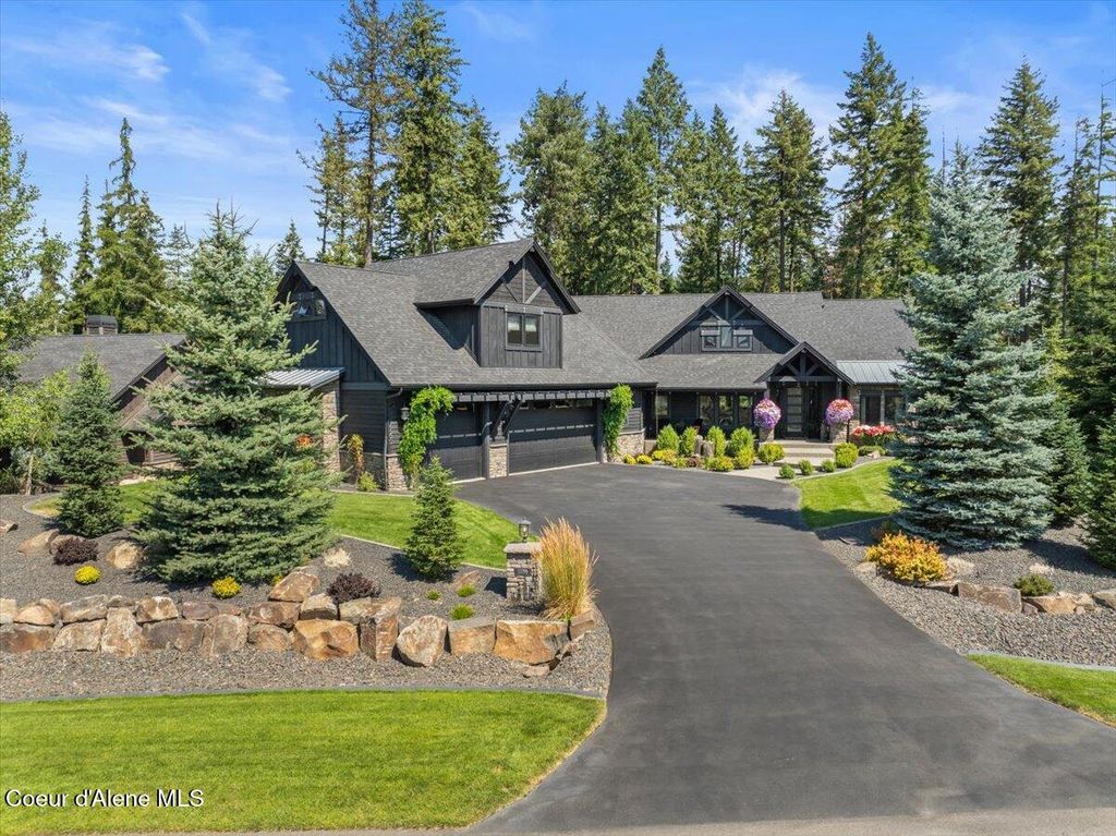 11290 N McCall Falls Dr, Hayden, ID 83835
