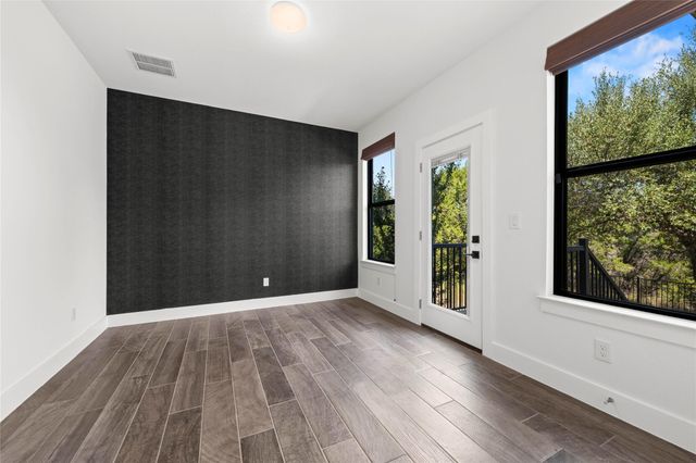 211 Honey Creek CT 6, Austin, TX 78738
