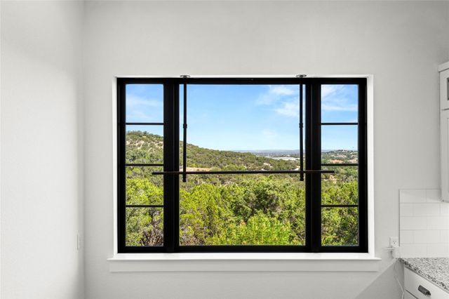 211 Honey Creek CT 6, Austin, TX 78738