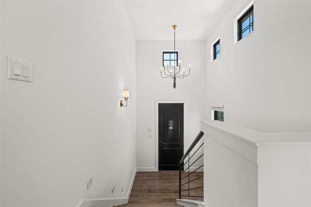 211 Honey Creek CT 6, Austin, TX 78738