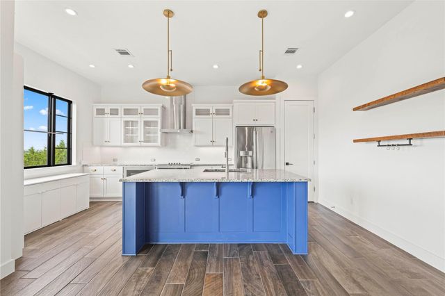 211 Honey Creek CT 6, Austin, TX 78738