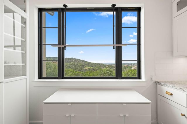 211 Honey Creek CT 6, Austin, TX 78738