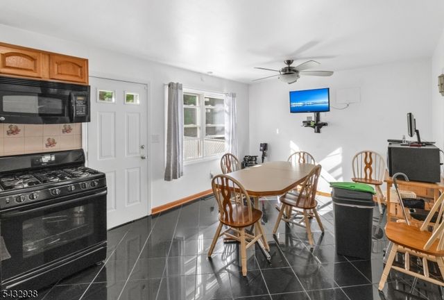 69 N 4Th St, Paterson City, NJ 07522