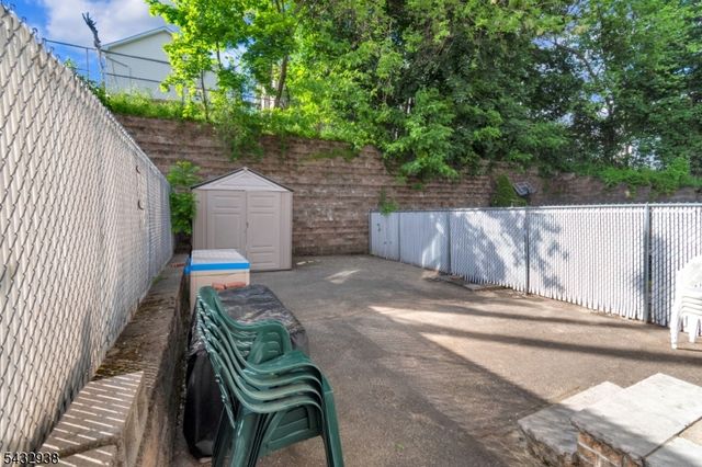 69 N 4Th St, Paterson City, NJ 07522