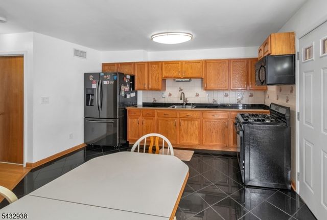 69 N 4Th St, Paterson City, NJ 07522