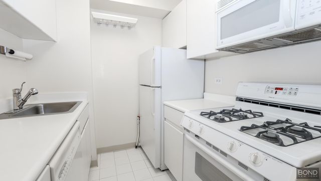 250 E 40th St Apt 4D, New York City, NY 10016