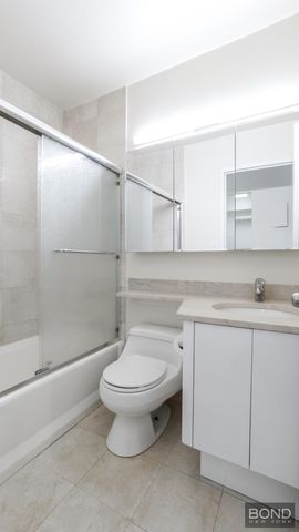 250 E 40th St Apt 4D, New York City, NY 10016