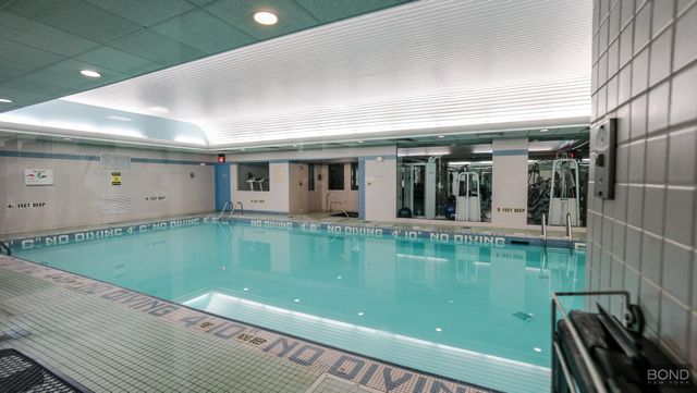 250 E 40th St Apt 4D, New York City, NY 10016