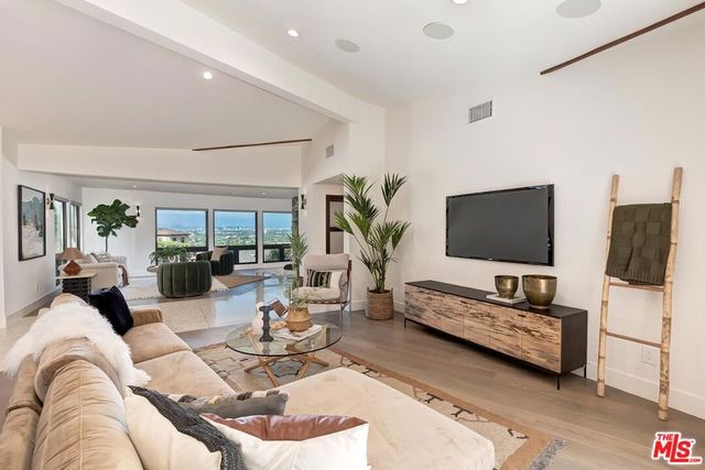 6010 Wright Terrace, Culver City, CA 90232