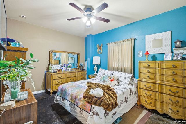 18668 Bandera, Helotes, TX 78023