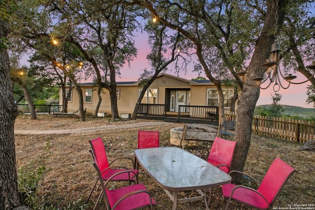 18668 Bandera, Helotes, TX 78023