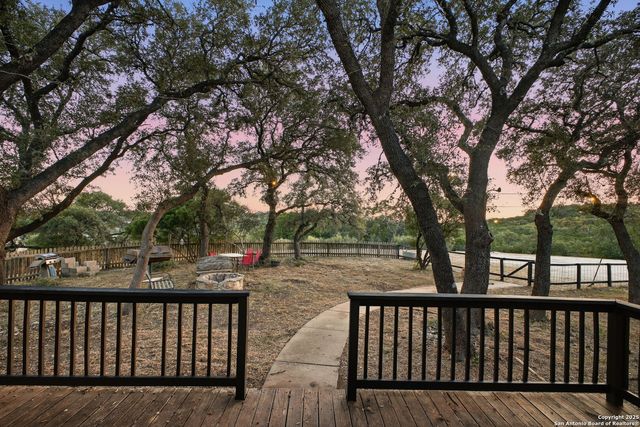 18668 Bandera, Helotes, TX 78023