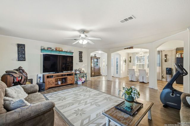 18668 Bandera, Helotes, TX 78023