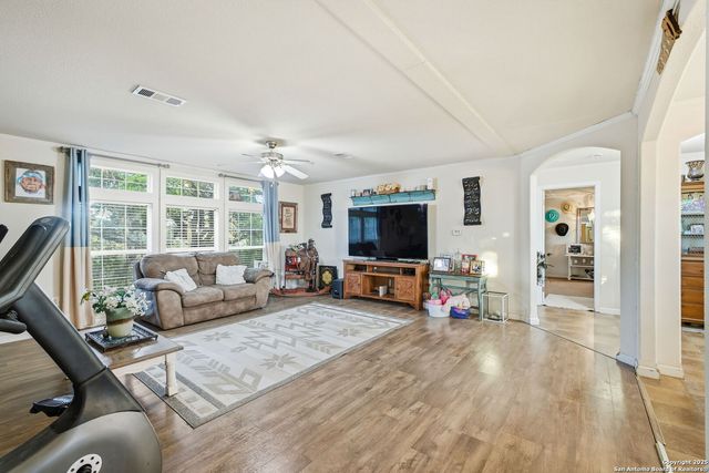 18668 Bandera, Helotes, TX 78023