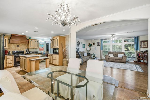 18668 Bandera, Helotes, TX 78023