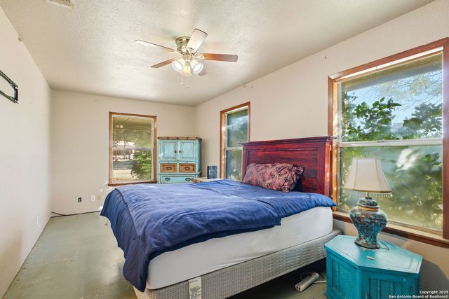 18668 Bandera, Helotes, TX 78023