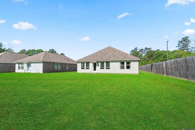 30814 Ava Ln, Walker, LA 70785