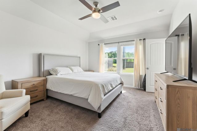 30814 Ava Ln, Walker, LA 70785