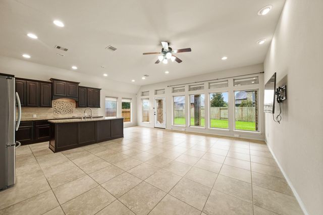 1303 Paradise Creek Lane, Rosenberg, TX 77471