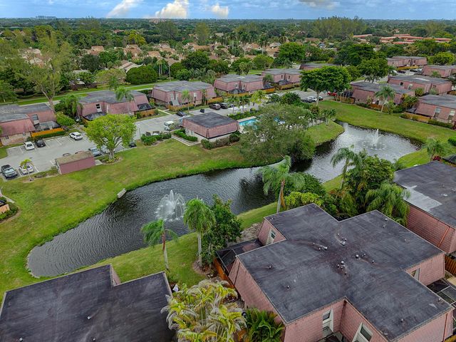 7690 Courtyard Run W, Boca Raton, FL 33433