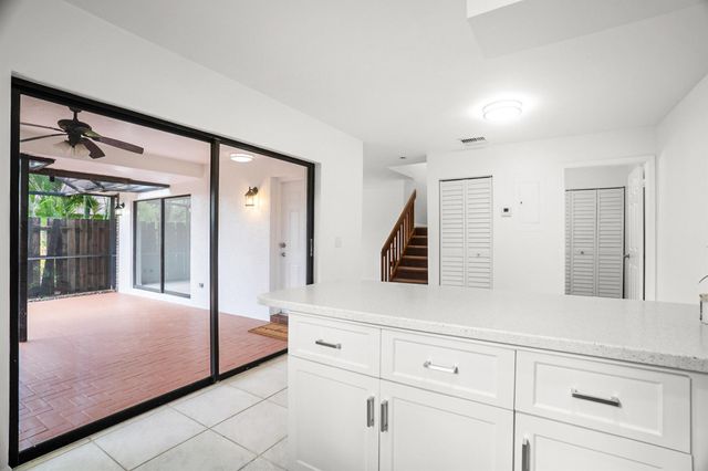 7690 Courtyard Run W, Boca Raton, FL 33433